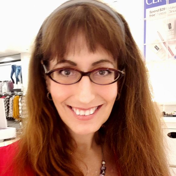 Meet your Posher, Caroline - Picture 1 of 1